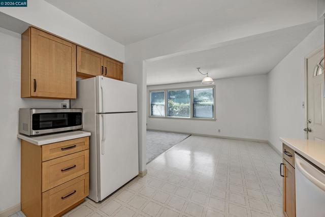 940 East St, Lafayette CA: https://media.crmls.org/mediaz/69511fd2-ce8c-4436-b979-0ec4e1e8b34e.jpg