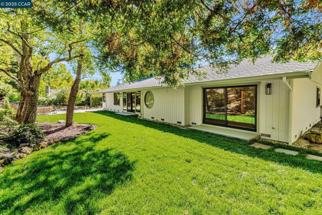 38 Sanders Ranch Rd, Moraga CA: https://media.crmls.org/mediaz/6952261c-136f-4b9b-ab6e-46732794705f.jpg
