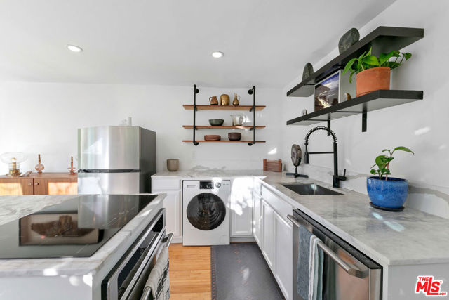 2727 Corral Canyon Road, Malibu CA: https://media.crmls.org/mediaz/6952a949-79e7-4229-97db-7eb00ed8e20d.jpg