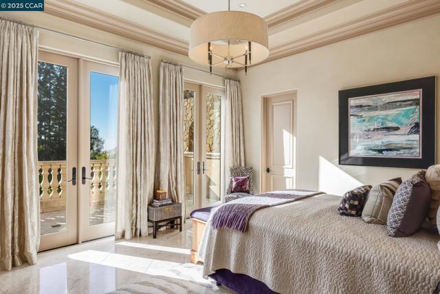 940 Eagle Ridge Dr, Danville CA: https://media.crmls.org/mediaz/6953328b-2962-43ca-ab2d-18b1feac0ffc.jpg