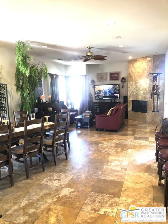 18 Calais Circle, Rancho Mirage CA: https://media.crmls.org/mediaz/69537a35-8e66-47c8-9053-2f3d358521ea.jpg