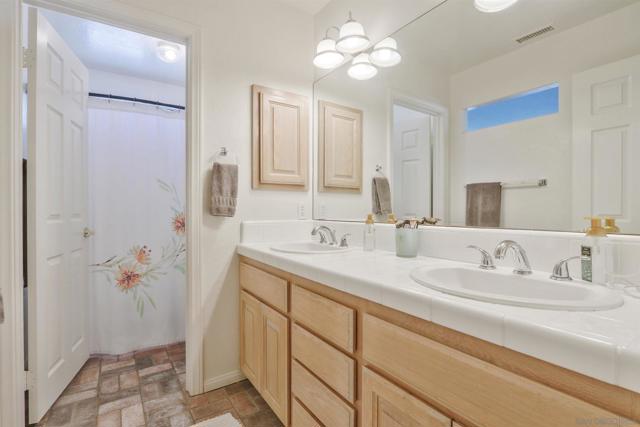 15549 Vista Vicente Dr, Ramona CA: https://media.crmls.org/mediaz/6953867d-dafb-4e78-ae3d-c935623ffa8e.jpg