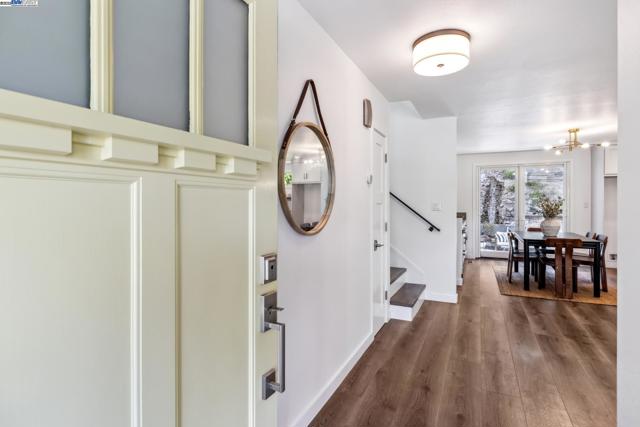3134 Terry Ct, Castro Valley CA: https://media.crmls.org/mediaz/69540687-a9f8-464e-9d30-d90376617954.jpg