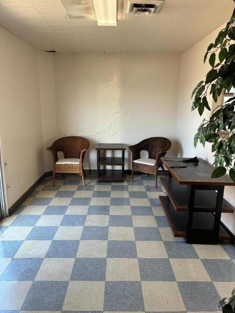 320 Victory Ave, South San Francisco CA: https://media.crmls.org/mediaz/69541e4a-b6ef-41de-94b6-4b35d34313ae.jpg