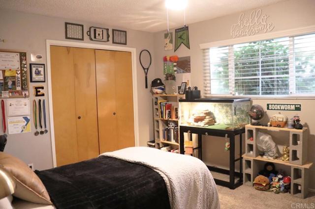 Image 12 of 42 For 915 Strathmore Avenue N