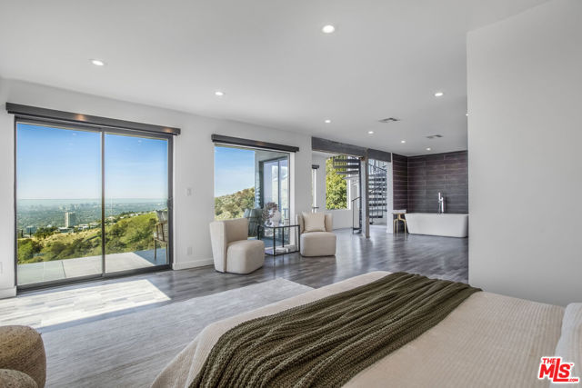 8506 Magnolia Drive, Los Angeles CA: https://media.crmls.org/mediaz/695491fa-9408-452b-a339-0e83b37417a6.jpg