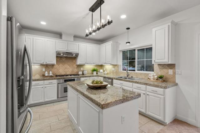 811 La Montagne Place, South San Francisco CA: https://media.crmls.org/mediaz/69553253-4a70-49d0-8684-192dc72bae41.jpg