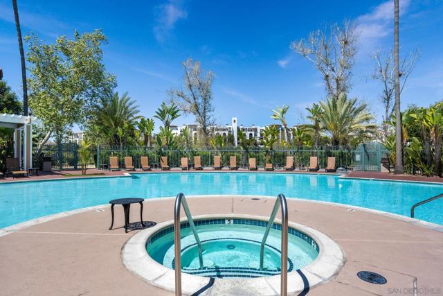 2150 Camino De La Reina, San Diego CA: https://media.crmls.org/mediaz/69556607-8517-4607-b5a0-a904d39b0adc.jpg