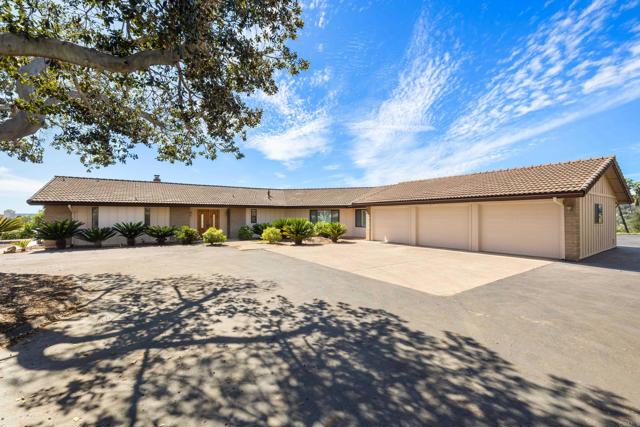 Detail Gallery Image 6 of 57 For 2717 Alexander Dr, Escondido,  CA 92029 - 4 Beds | 2/1 Baths