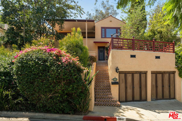 1441 Columbia Drive, Glendale CA: https://media.crmls.org/mediaz/69564dbf-13aa-418e-babf-18cdda01fa2b.jpg