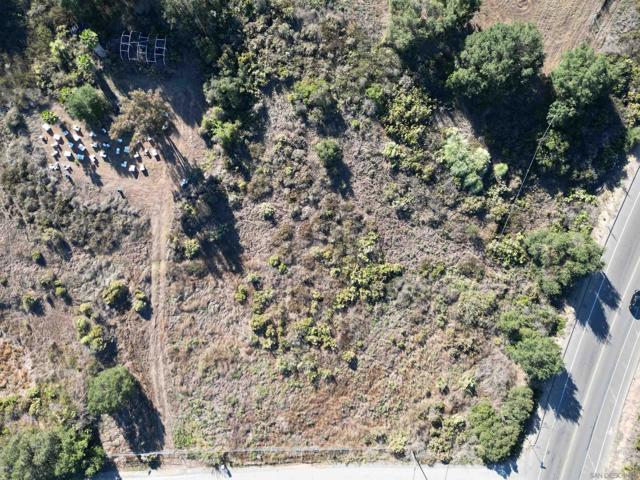 25111 N Centre City Pkwy, Escondido CA: https://media.crmls.org/mediaz/69567839-ef72-42f8-80dd-4011802f69b4.jpg