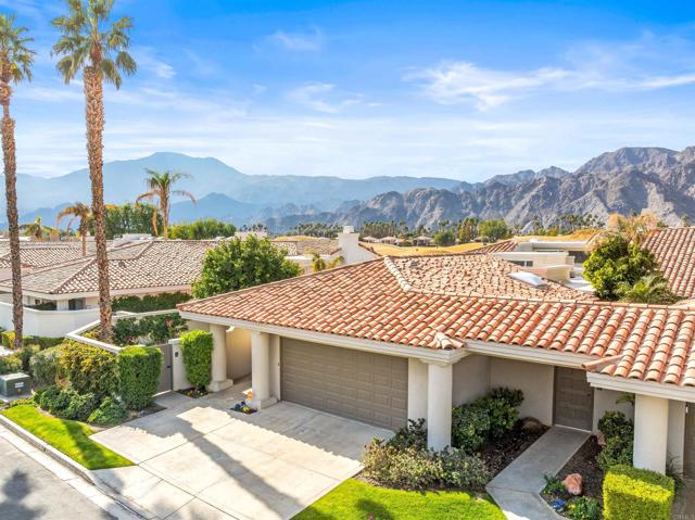 54877 Inverness Way, La Quinta CA: https://media.crmls.org/mediaz/6956d414-b59f-40a2-abde-b145e62184ab.jpg