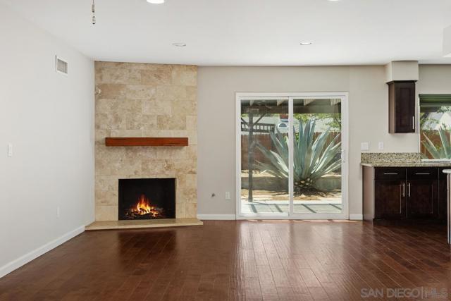 1561 Oak Hill Dr, Escondido CA: https://media.crmls.org/mediaz/6957638b-6f0f-4fb5-8fdf-cc8ec4aef367.jpg
