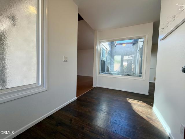 Detail Gallery Image 10 of 16 For 997 Mobil Ave, Camarillo,  CA 93010 - 2 Beds | 2 Baths