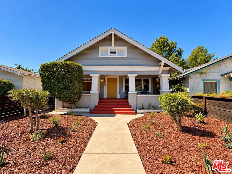 3871 S Hobart Boulevard — Craftsman