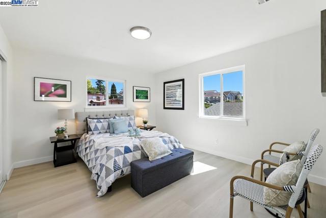 1739 E 22Nd St, Oakland CA: https://media.crmls.org/mediaz/69588728-536a-41d6-b2d8-7806539b09f9.jpg