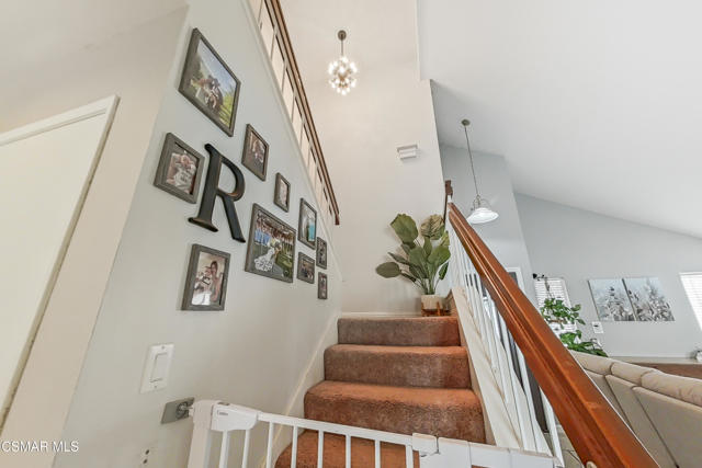 2228 Oak Haven Avenue, Simi Valley CA: https://media.crmls.org/mediaz/6958af54-1562-40d8-93b6-e6406725822e.jpg