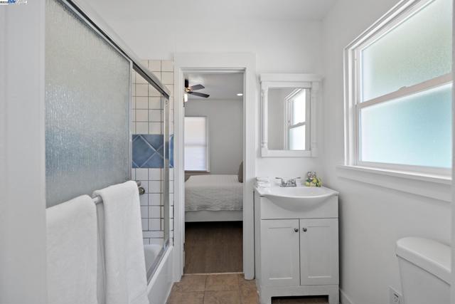 1385 Palm Ave, Martinez CA: https://media.crmls.org/mediaz/6958c114-753a-4d45-8826-24ebe42bdb70.jpg