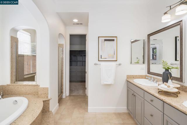 3467 Cashmere Street, Danville CA: https://media.crmls.org/mediaz/695978c9-9446-4169-8c2e-cae2567f58ce.jpg