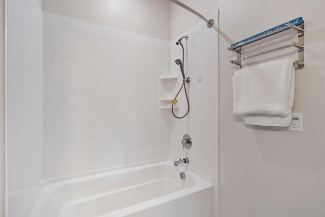 47382 Mission Falls Court, Fremont CA: https://media.crmls.org/mediaz/695a8185-bd45-45b8-98e6-2f22390066ab.jpg