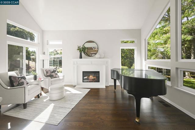 47 Kentfield Ct, Alamo CA: https://media.crmls.org/mediaz/695b185e-d283-4bb3-a3da-a5458ac1f595.jpg