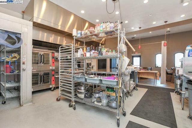 8091 Balfour Rd, Brentwood CA: https://media.crmls.org/mediaz/695b4d3c-8653-4f57-a9c0-9b66c285dc88.jpg