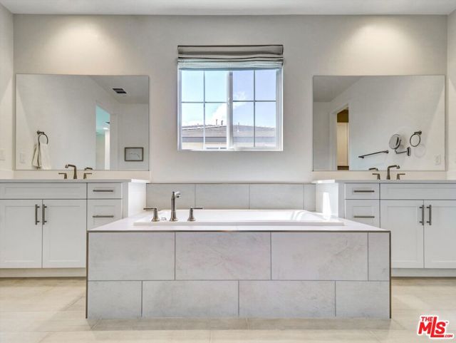 81921 Fiori Del Deserto Drive, La Quinta CA: https://media.crmls.org/mediaz/695ba389-e4a5-4b33-9a32-67e2e66b316a.jpg