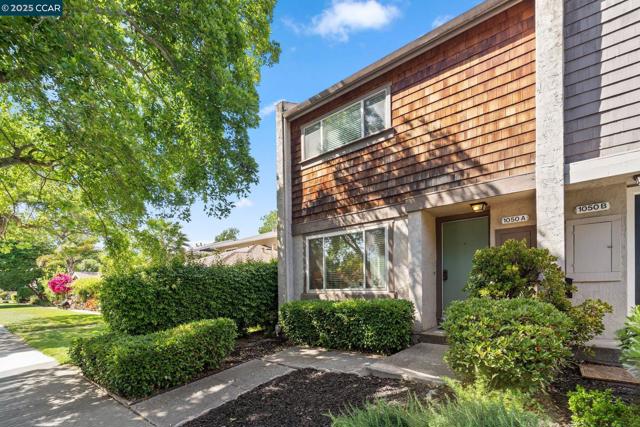 1050 Mohr Ln, Concord CA: https://media.crmls.org/mediaz/695c44f1-adbd-4ff3-ae86-f2528579dd4a.jpg