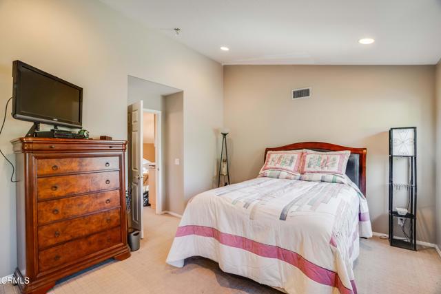 35135 Caprock Road, Santa Clarita CA: https://media.crmls.org/mediaz/695c94a3-c31e-460f-b5a4-554beb4ea480.jpg