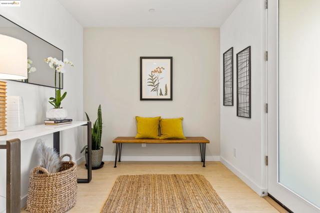 4031 Park Blvd, Oakland CA: https://media.crmls.org/mediaz/695cd392-306e-4654-8a21-089bc1afd13f.jpg
