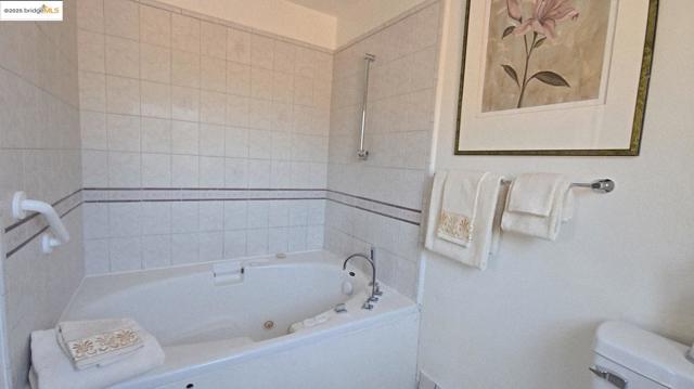 4943 Rice DR, San Jose CA: https://media.crmls.org/mediaz/695d9e6d-ad21-41a9-952d-8b4e5ae0303b.jpg
