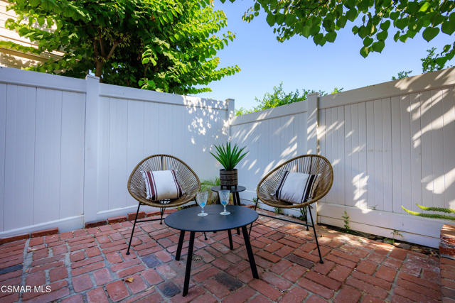 30979 Old Colony Way, Westlake Village CA: https://media.crmls.org/mediaz/695db741-f049-44d4-9852-58099c19517e.jpg