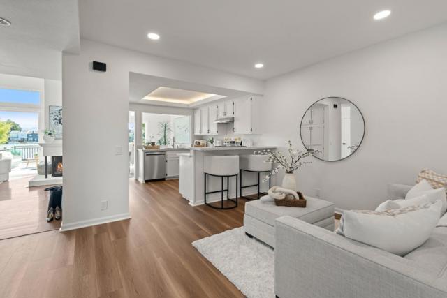 17 Spinnaker Place, Redwood City CA: https://media.crmls.org/mediaz/695de4d4-94be-40d8-aae0-a3b885ccef40.jpg
