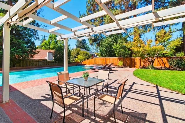 2673 Velvet Way, Walnut Creek CA: https://media.crmls.org/mediaz/695e0046-4e21-47aa-b2e2-3317020a2086.jpg