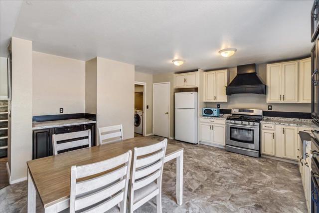 1037 Vista Avenue, Soledad CA: https://media.crmls.org/mediaz/695ef131-46c3-49dc-b6e2-73e4b9aa38f8.jpg