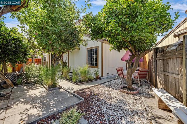 19 Haviland Ct., San Pablo CA: https://media.crmls.org/mediaz/695f1062-3bc1-41d0-bfd0-09c5d413596a.jpg