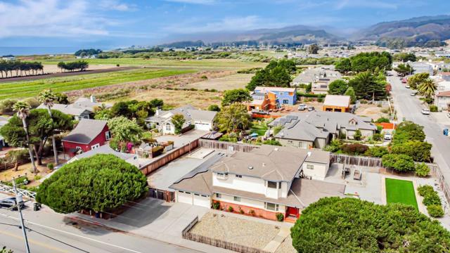 415 Kelly Avenue, Half Moon Bay CA: https://media.crmls.org/mediaz/695f29dd-dcab-4da8-bd10-b51a00bea649.jpg