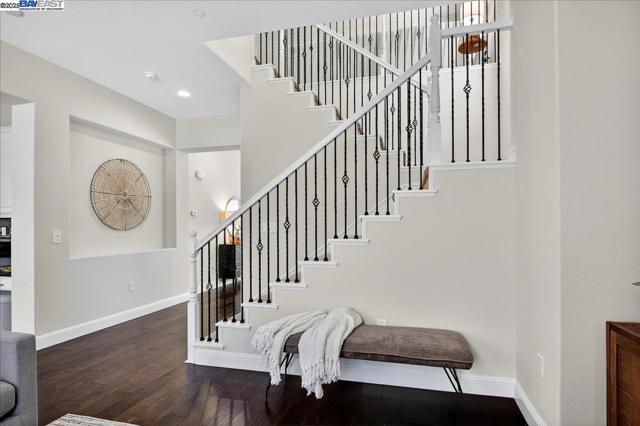 7829 Ridgeline Place, Dublin CA: https://media.crmls.org/mediaz/695f3614-799b-4fbc-8984-4a072b989862.jpg
