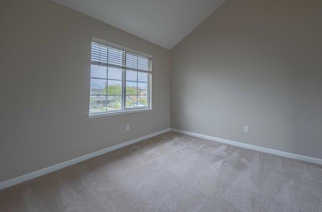 1016 Newington Street, Salinas CA: https://media.crmls.org/mediaz/695f3fd6-8812-4306-b37e-70d3fcc15762.jpg
