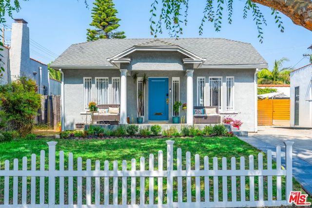 719 N Gardner Street, Los Angeles CA: https://media.crmls.org/mediaz/695f842e-42cf-43f9-a75a-9837a8407f2b.jpg