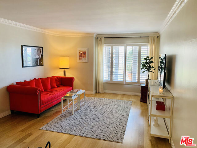 1219 SUNSET PLAZA Drive, West Hollywood CA: https://media.crmls.org/mediaz/6960158f-fa34-4728-9be3-349a455fdacc.jpg