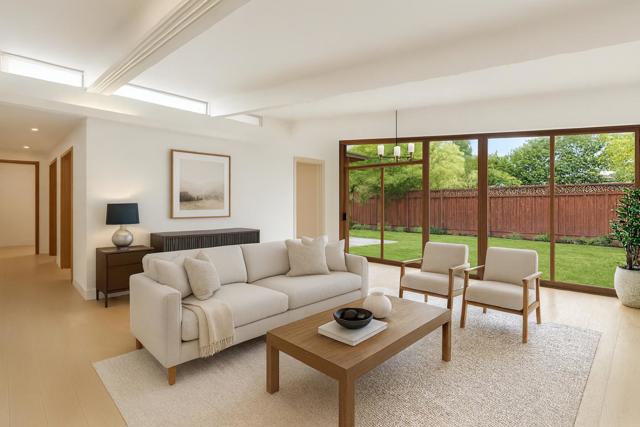 3728 Carlson Circle, Palo Alto CA: https://media.crmls.org/mediaz/69604051-074c-43a3-b1c4-0319d92c797e.jpg