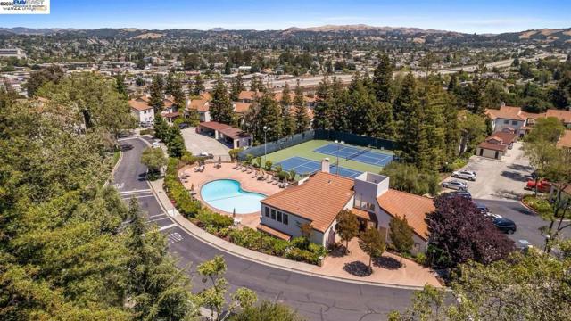 21083 Gary Dr, Hayward CA: https://media.crmls.org/mediaz/6960a796-b3f6-453b-915f-e05be4411593.jpg