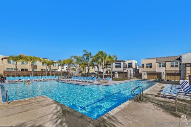 2078 Bluestone Cir, Chula Vista CA: https://media.crmls.org/mediaz/6961a6e2-5ae4-4814-8cfe-5494eef36dff.jpg