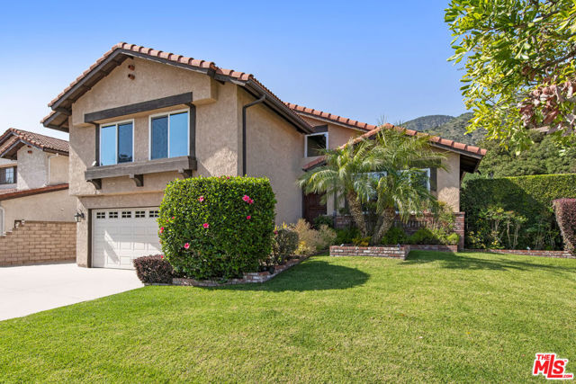 2591 Sunnydale Drive, Duarte CA: https://media.crmls.org/mediaz/6962f34b-57a7-45ae-b3fd-af889afd93be.jpg