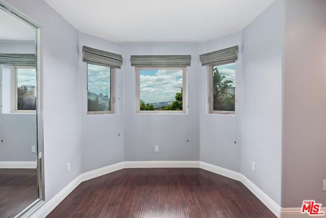 1524 Reeves Street, Los Angeles CA: https://media.crmls.org/mediaz/6962f5ce-43d8-49b3-976a-81f0cfe3a337.jpg