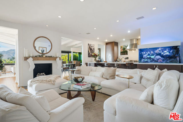 245 Tranquillo Road, Pacific Palisades CA: https://media.crmls.org/mediaz/69644b88-f8e4-4e2d-93b7-6e73379ac169.jpg