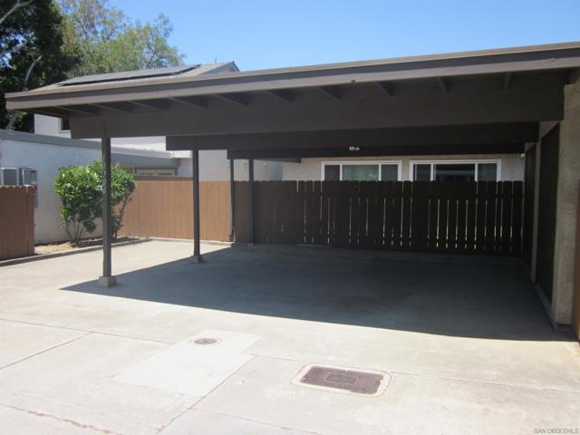 10706 Esmeraldas Dr, San Diego CA: https://media.crmls.org/mediaz/6965280d-fbbc-490a-be4c-0e05f4e6f0b7.jpg