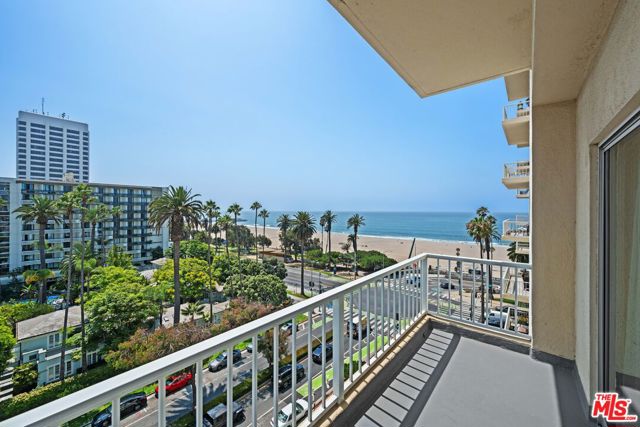 101 California Avenue, Santa Monica CA: https://media.crmls.org/mediaz/69658a64-917d-4794-8881-bd95b1fd6db7.jpg