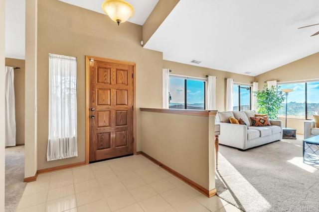 Detail Gallery Image 3 of 47 For 2302 Shaylene Way, Alpine,  CA 91901 - 3 Beds | 2/1 Baths